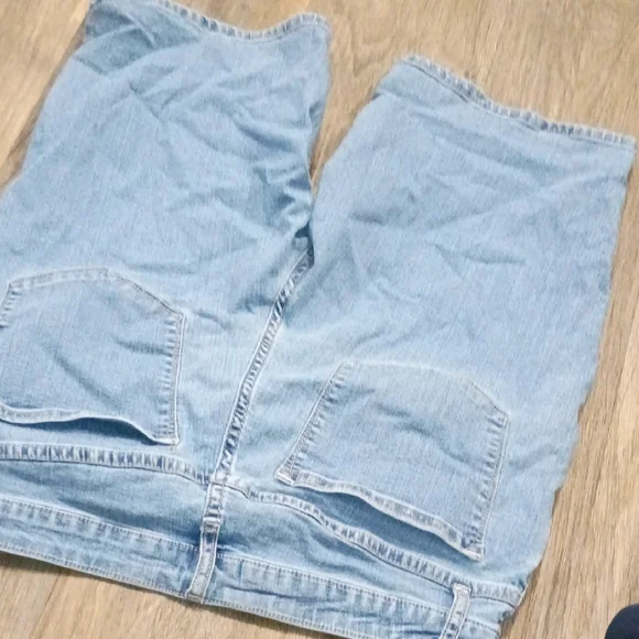 Riders by Lee Light Blue Jean Shorts - Picture 3 of 6
